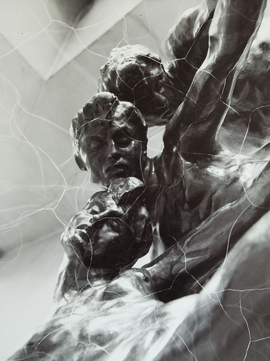 Porte de l'Enfer - Sculpture Rodin - ombres- Photo Carol-Marc Lavrillier